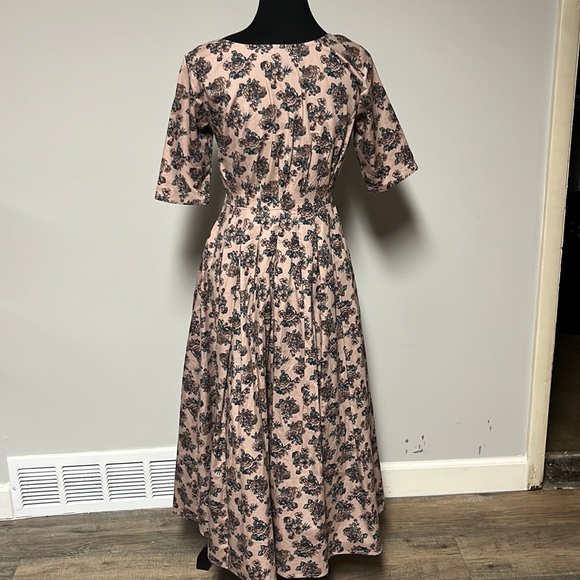 Cute eShakti dress in a a mauve floral with pockets! - Picture 2 of 6